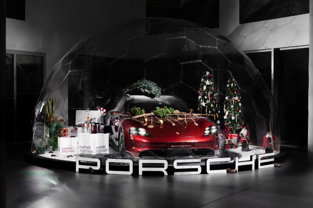 Porsche Showroom